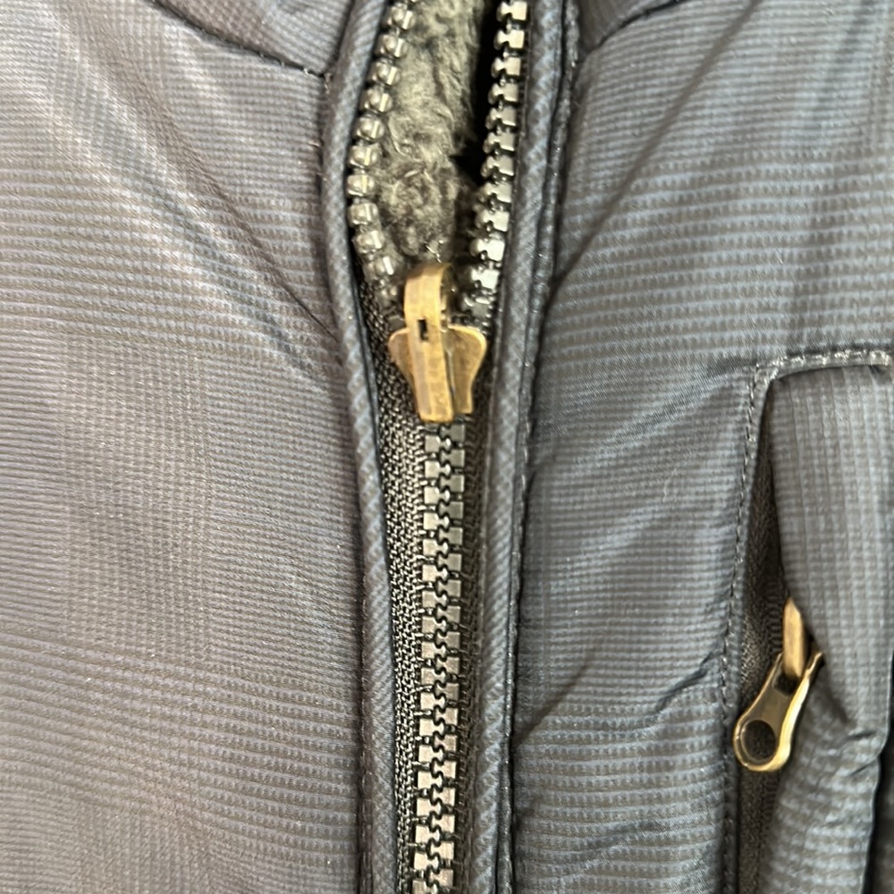 Mens Reversible Vest - Picture 3 of 4